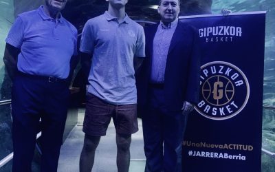 DELTECO GIPUZKOA BASKET HA PRESENTADO HOY A JOHNNY DEE EN EL AQUARIUM DE DONOSTIA