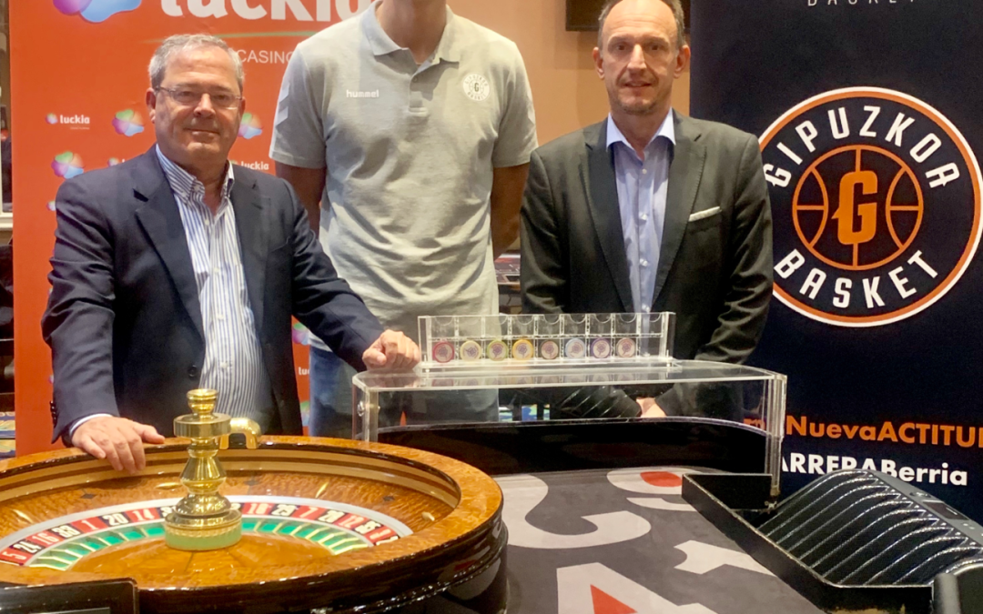 DELTECO GIPUZKOA BASKET HA PRESENTADO HOY A ALEX MURPHY EN EL CASINO KURSAAL