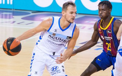 JOHNNY DEE “Zentratuta egon behar gara, partidaz partida, ezin dugu haratago begiratu”