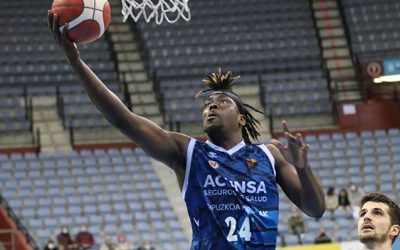 AZARO ROKER-K ACUNSA GIPUZKOAKO JOKALARI IZATEARI UTZI DIO