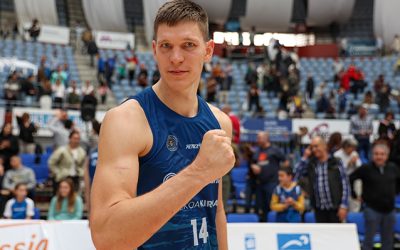 ROLANDAS JAKSTAS CONTINUARÁ DOS MESES MÁS