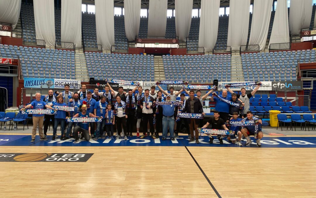 Omnes Uni peñaren eta taldearen arteko topaketa Angulas Aguinaga Arenan
